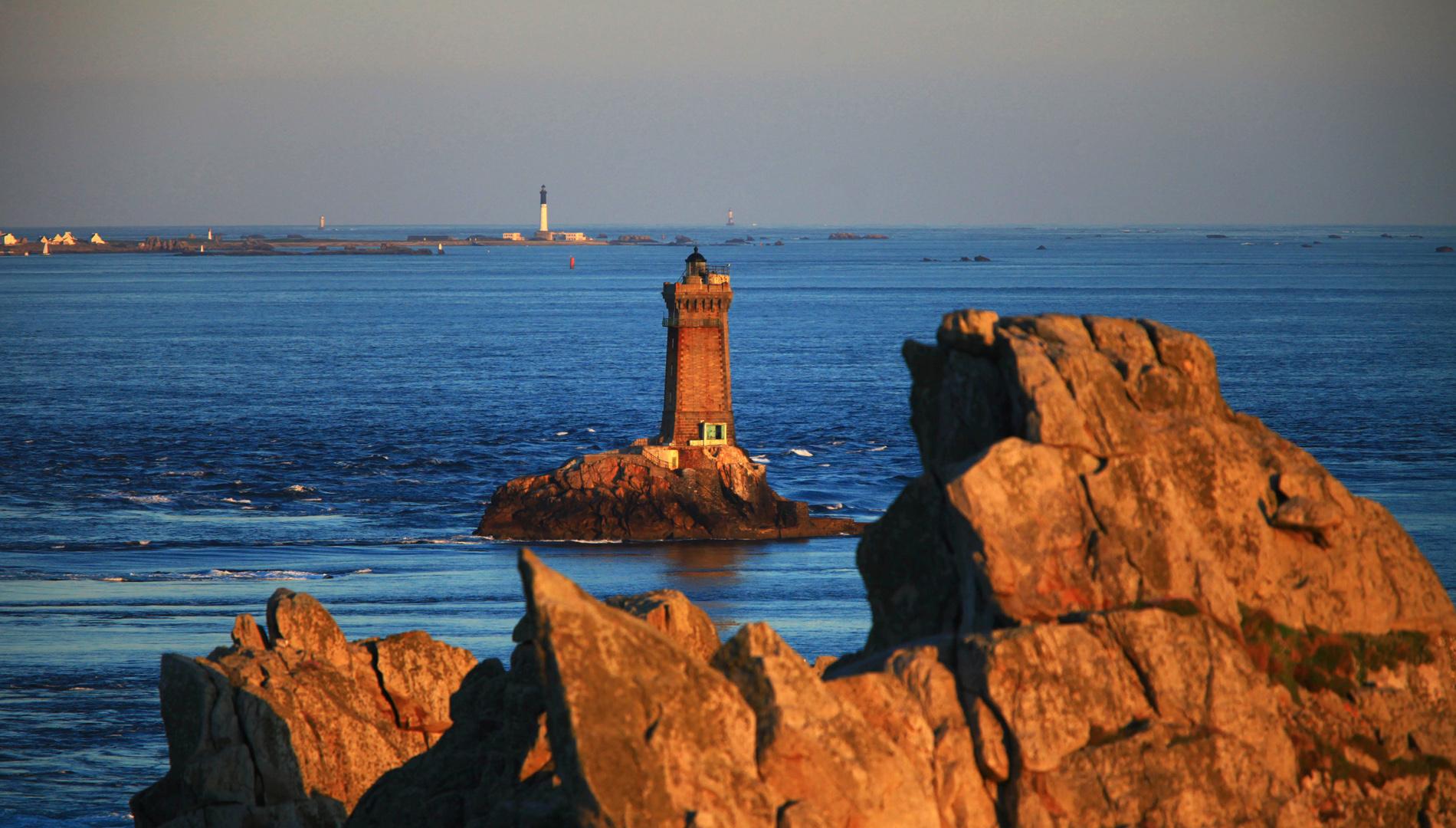 Ils ont fait la côte de granit rose ( Bretagne)